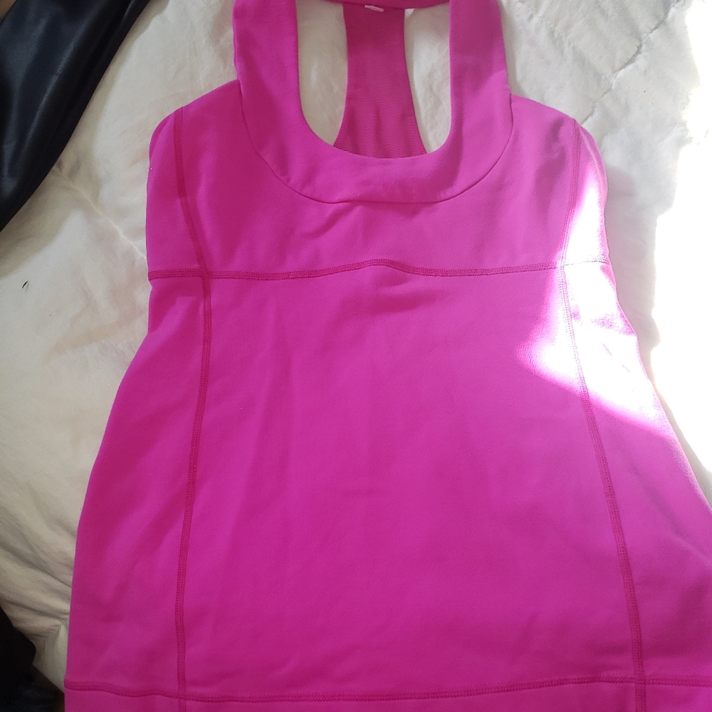 Lululemon top size 6
